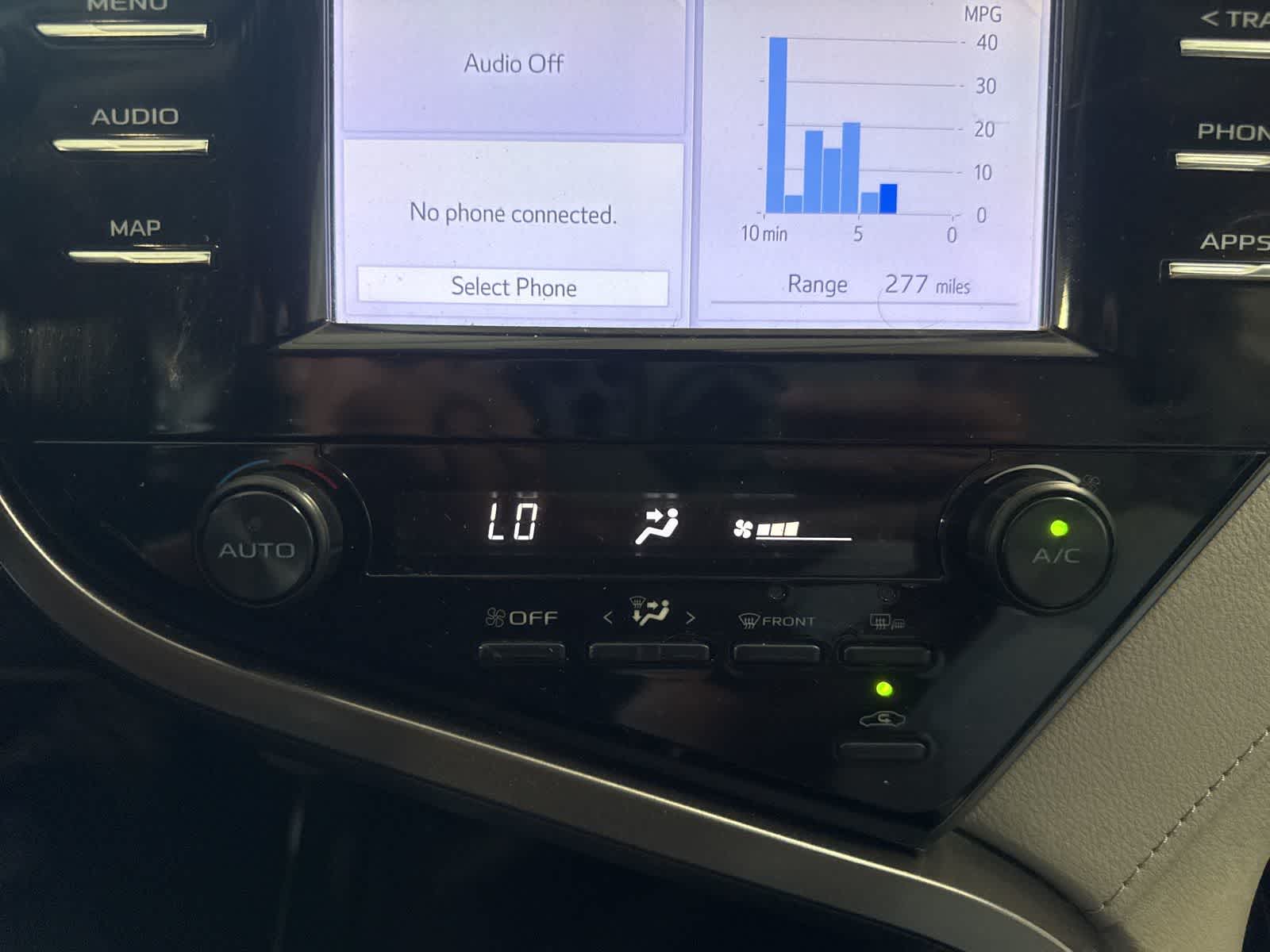 Thumbnail: 2019 Toyota Camry - 22