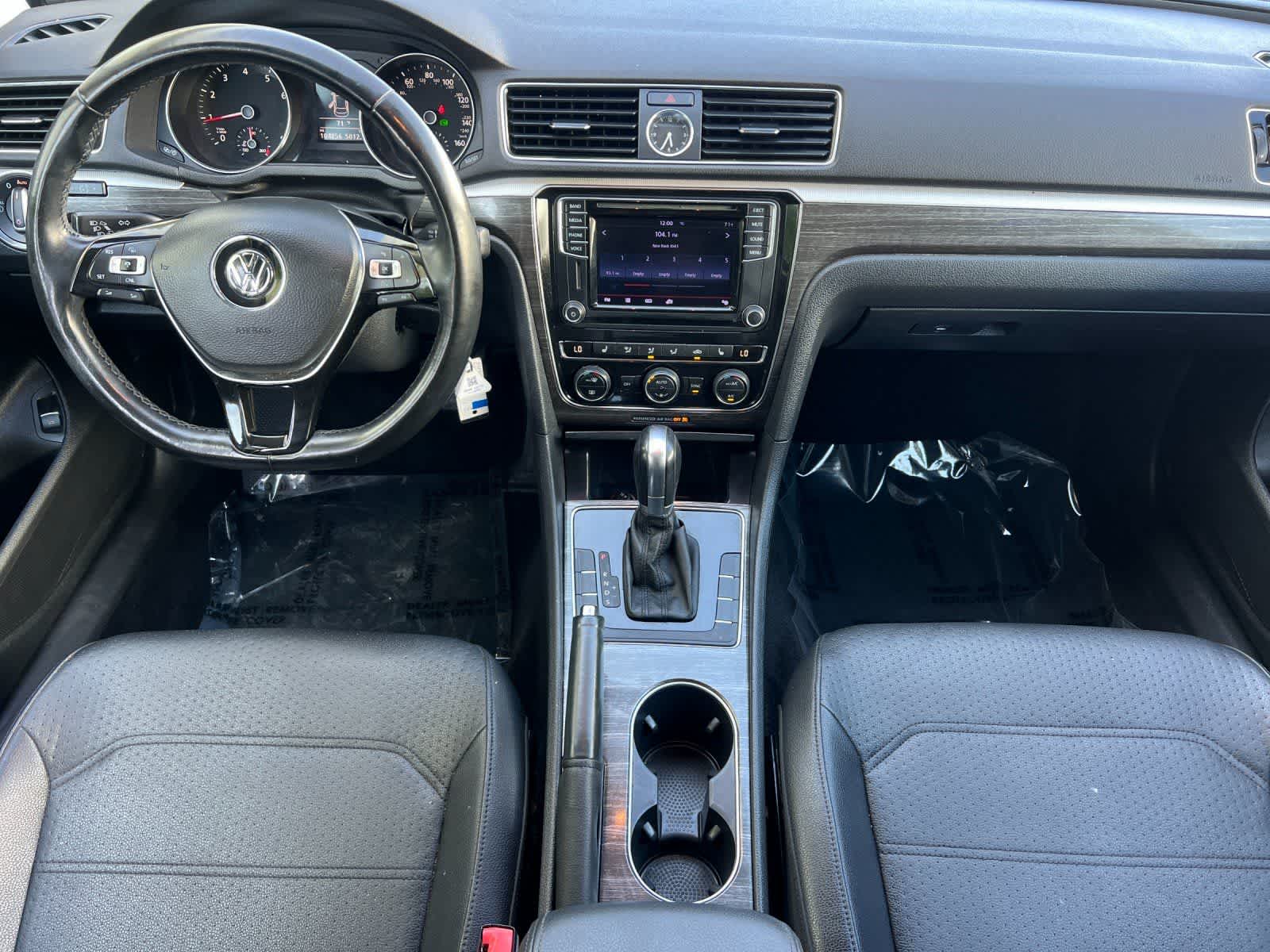 Thumbnail: 2016 Volkswagen Passat - 4