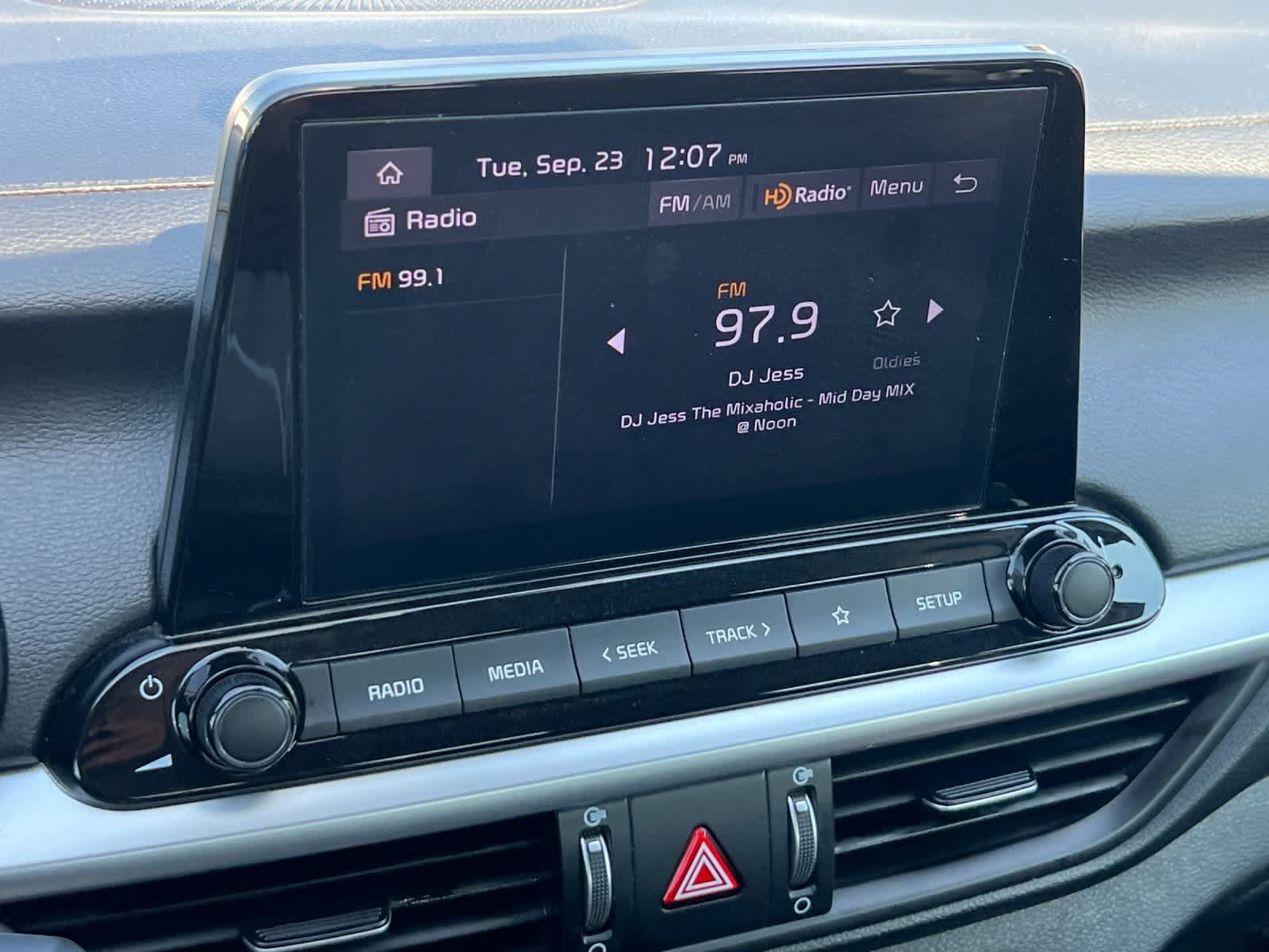 Thumbnail: 2023 Kia Forte - 17