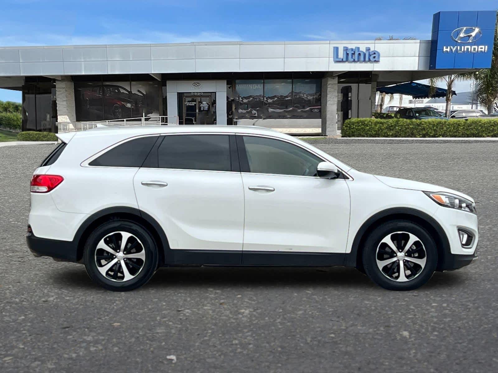 Thumbnail: 2016 Kia Sorento - 8