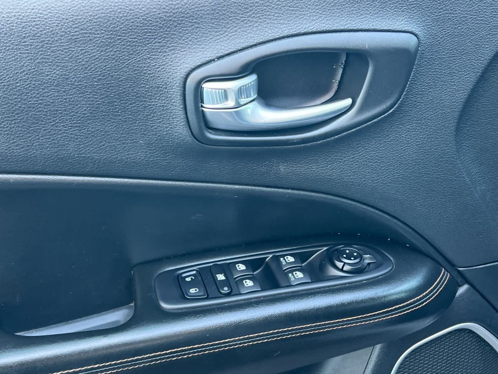 Thumbnail: 2019 Jeep Compass - 12