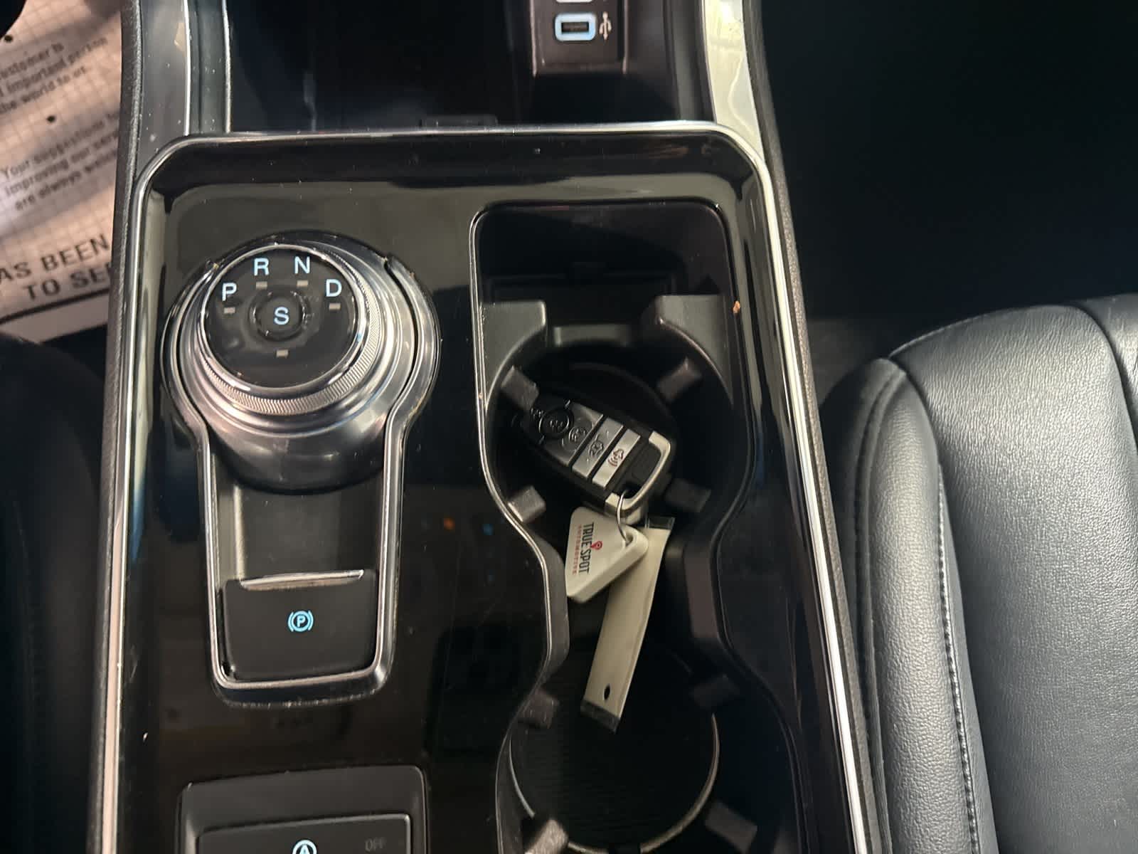 Thumbnail: 2020 Ford Edge - 24