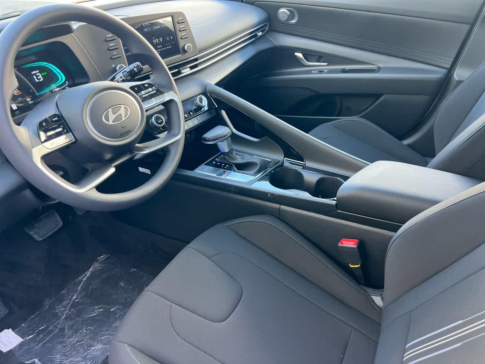 2025 Hyundai Elantra Blue - Photo 11