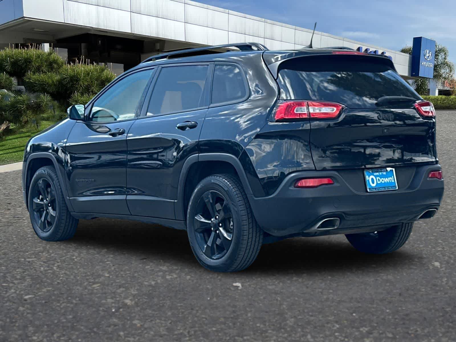 Thumbnail: 2018 Jeep Cherokee - 6