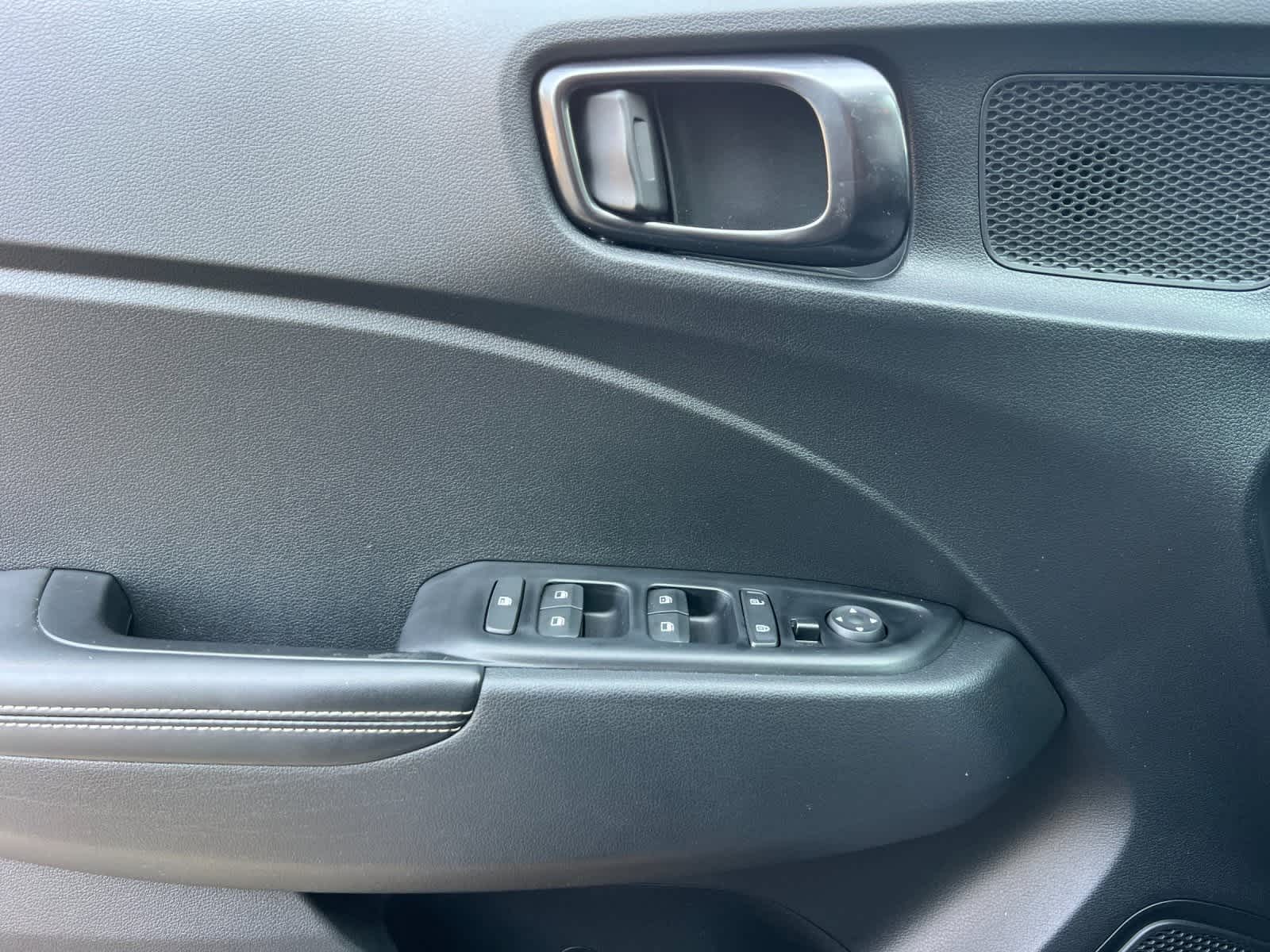 Thumbnail: 2023 Hyundai Venue - 12