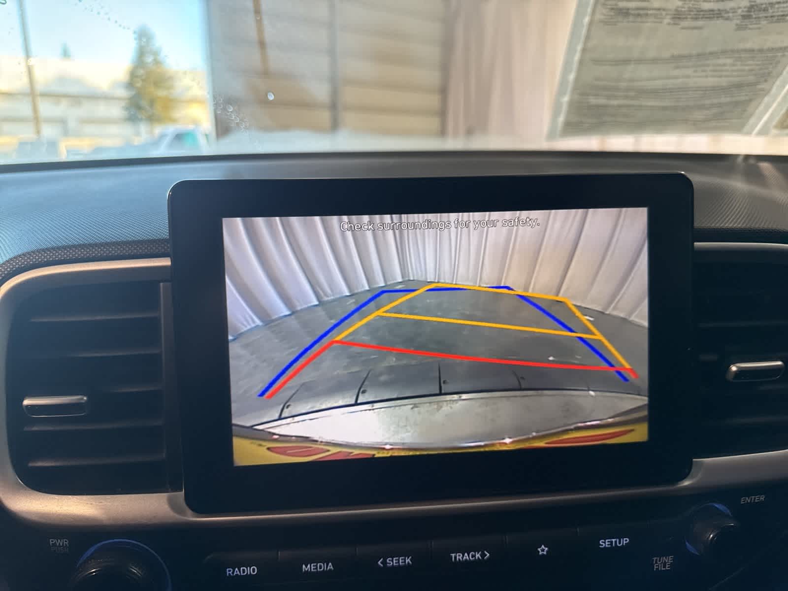 Thumbnail: 2022 Hyundai Venue - 25