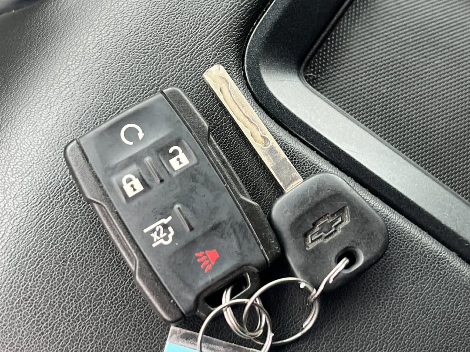 Thumbnail: 2017 Chevrolet Tahoe - 28