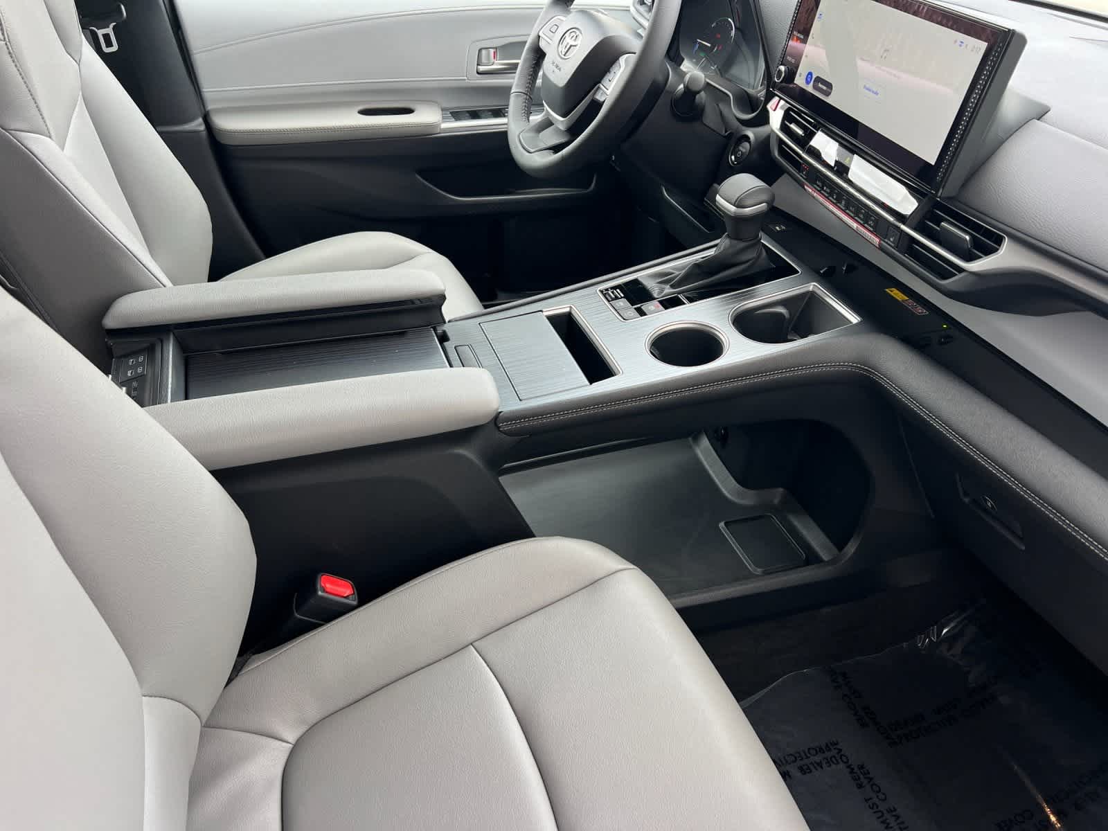 Thumbnail: 2026 Toyota Sienna - 18