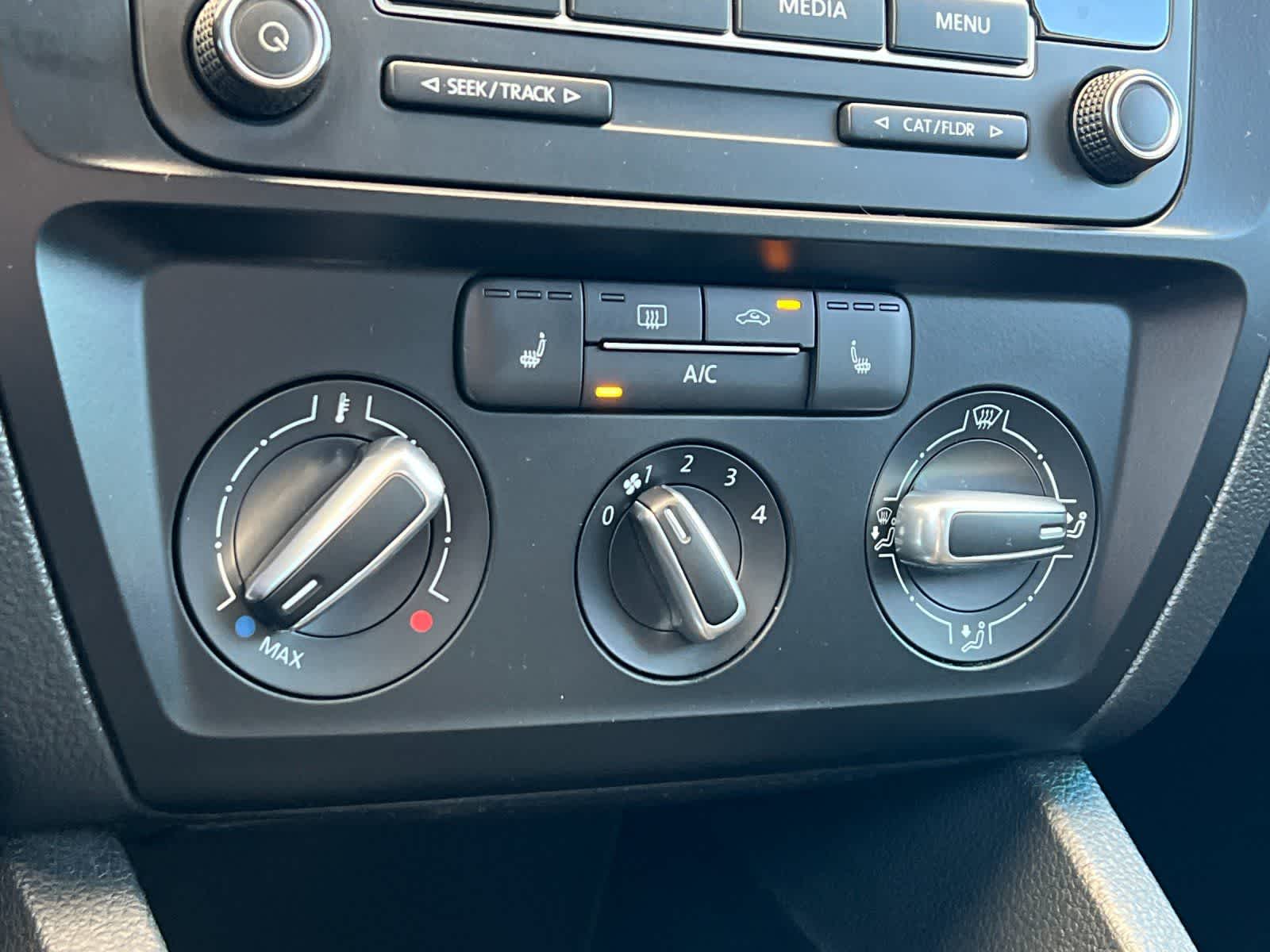 Thumbnail: 2015 Volkswagen Jetta - 19