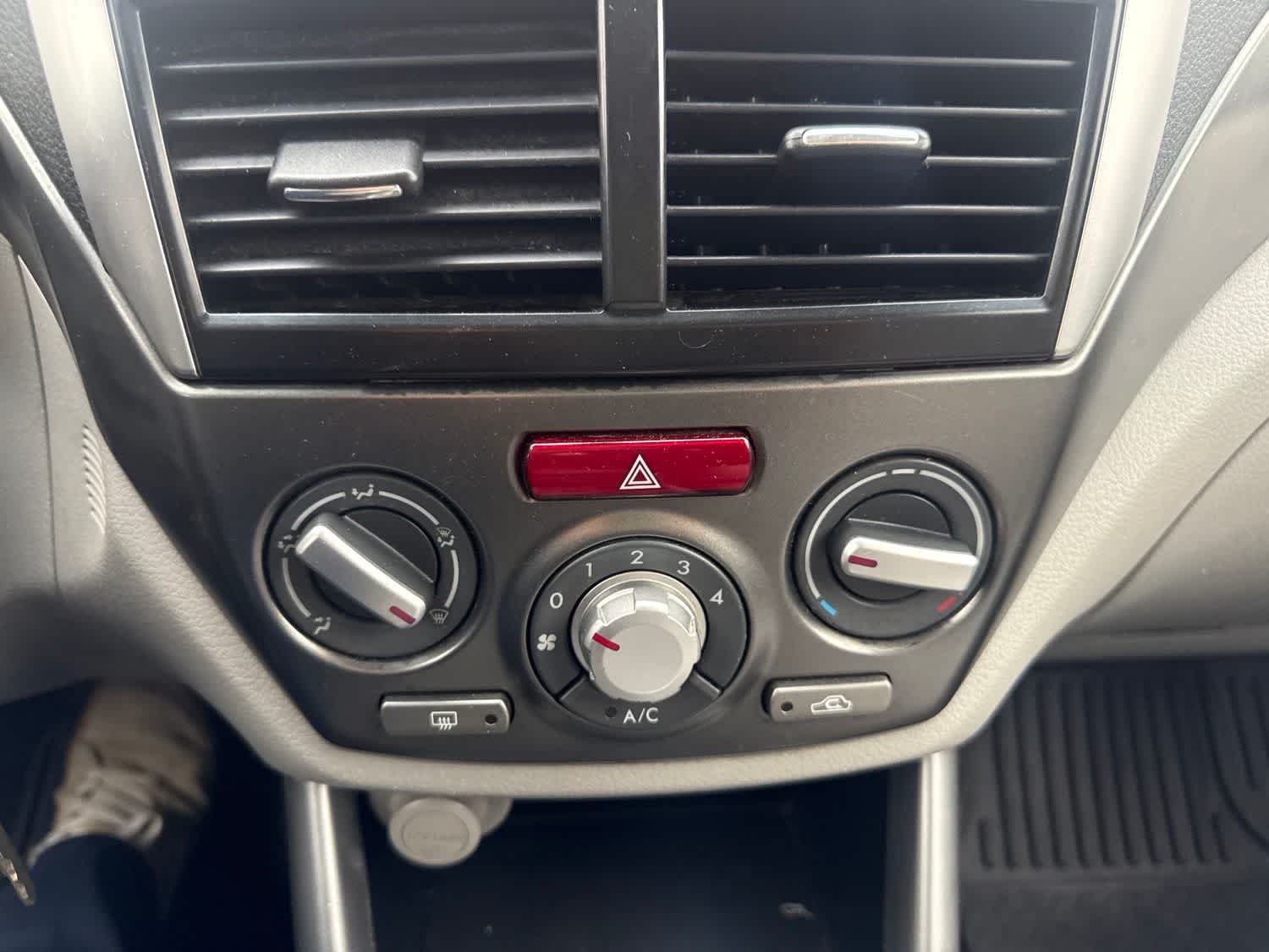 Thumbnail: 2011 Subaru Forester - 27