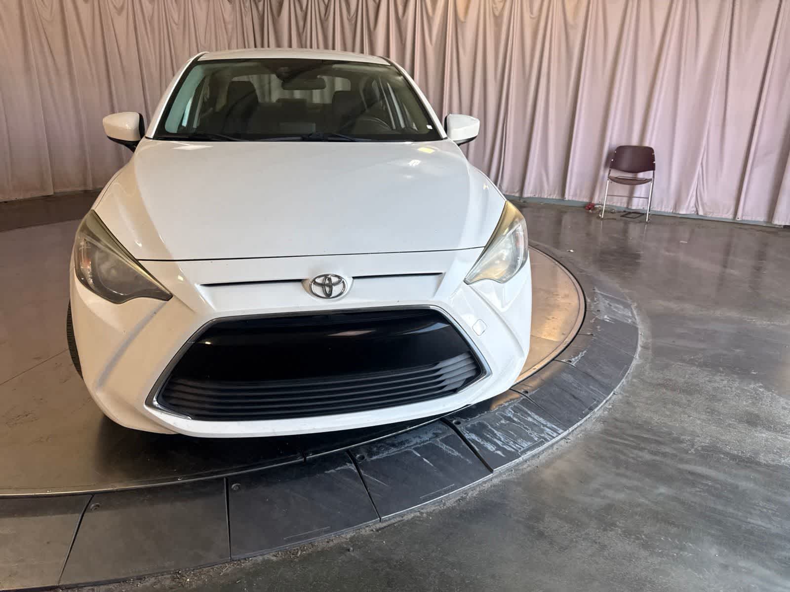 Used 2018 Toyota Yaris iA Base with VIN 3MYDLBYV2JY315895 for sale in Fresno, CA
