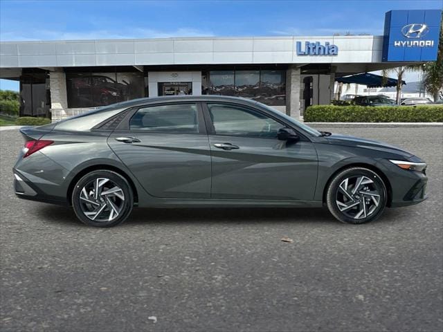 Thumbnail: 2025 Hyundai Elantra - 9