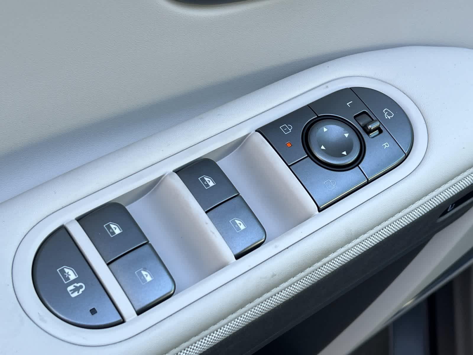 Thumbnail: 2026 Hyundai Ioniq 5 - 3