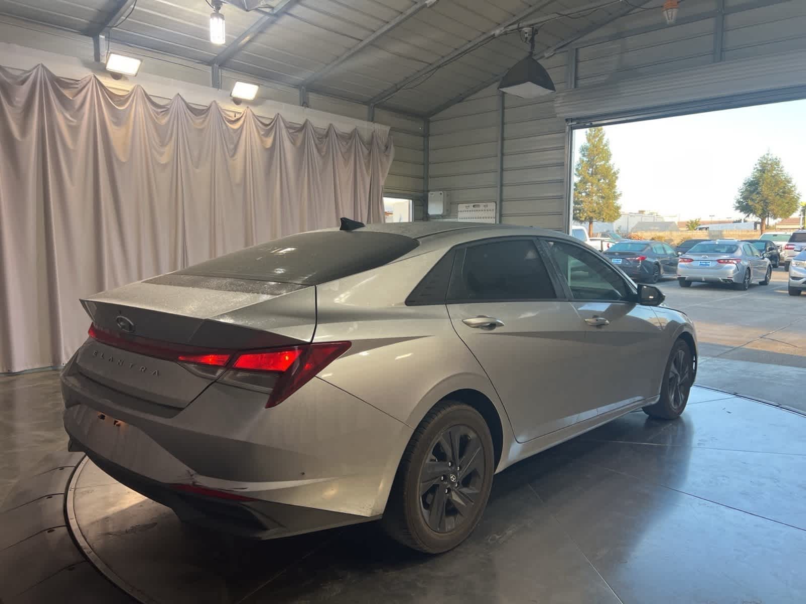 Thumbnail: 2021 Hyundai Elantra - 8