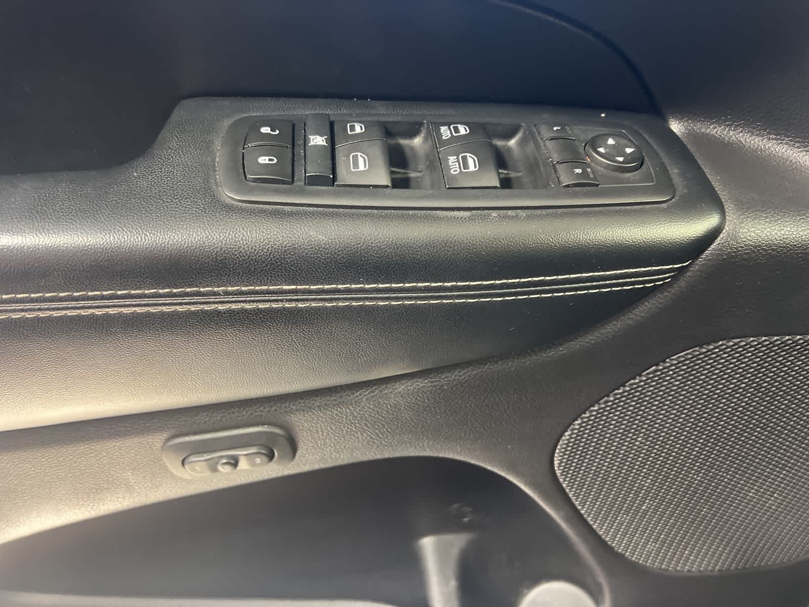 Thumbnail: 2017 Jeep Grand Cherokee - 28