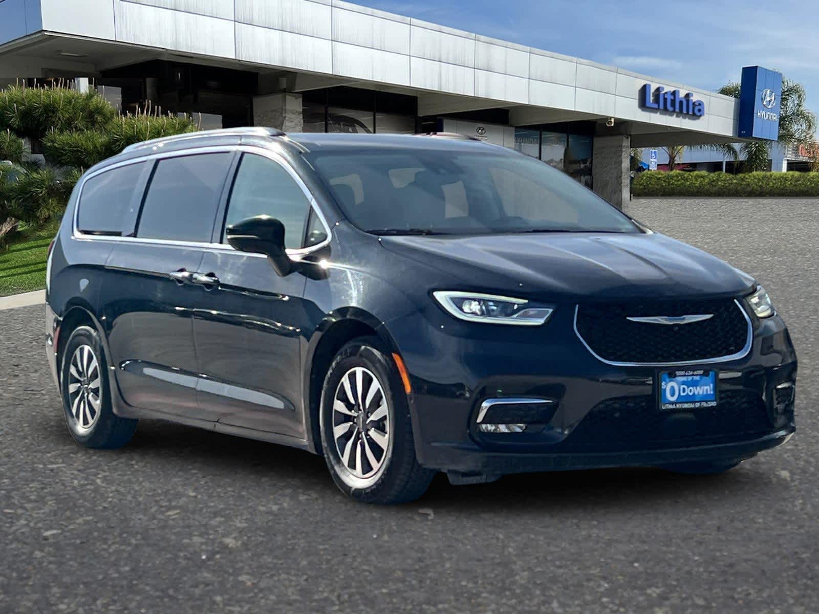 Thumbnail: 2021 Chrysler Pacifica - 9