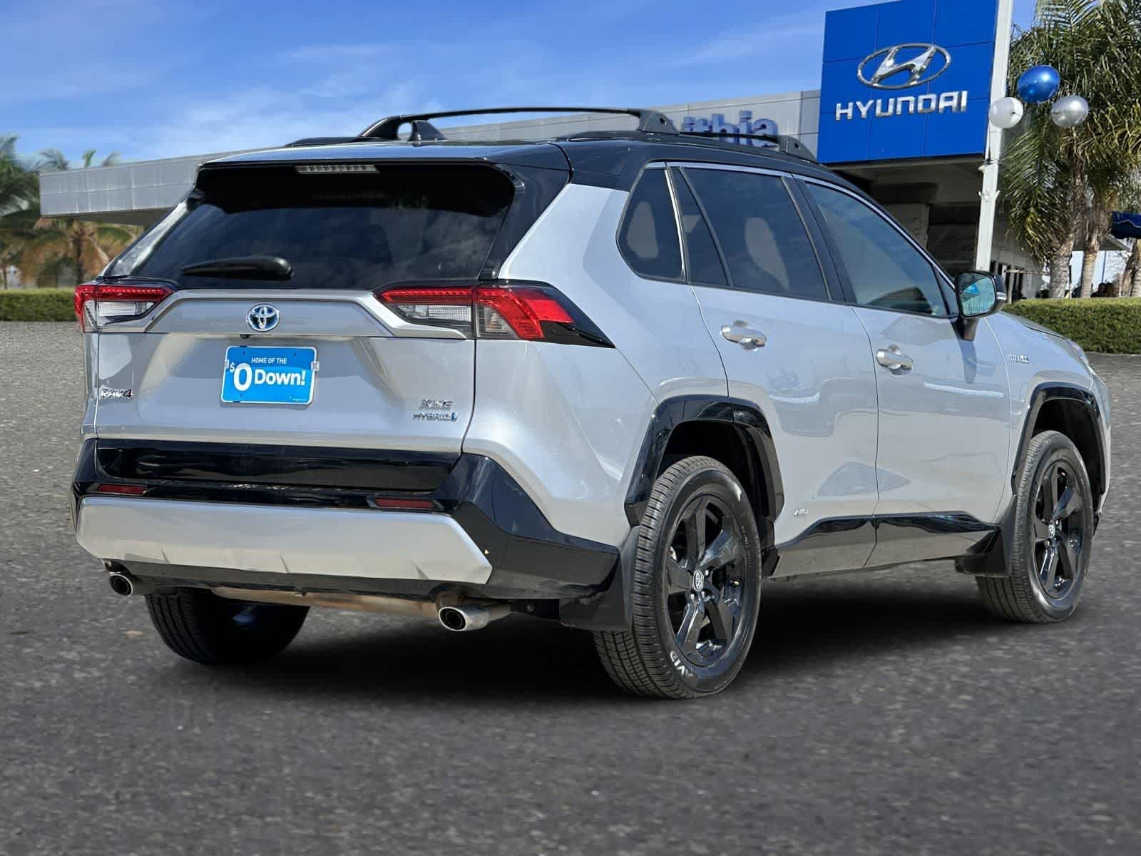 2021 Toyota RAV4 Hybrid XSE photo 2