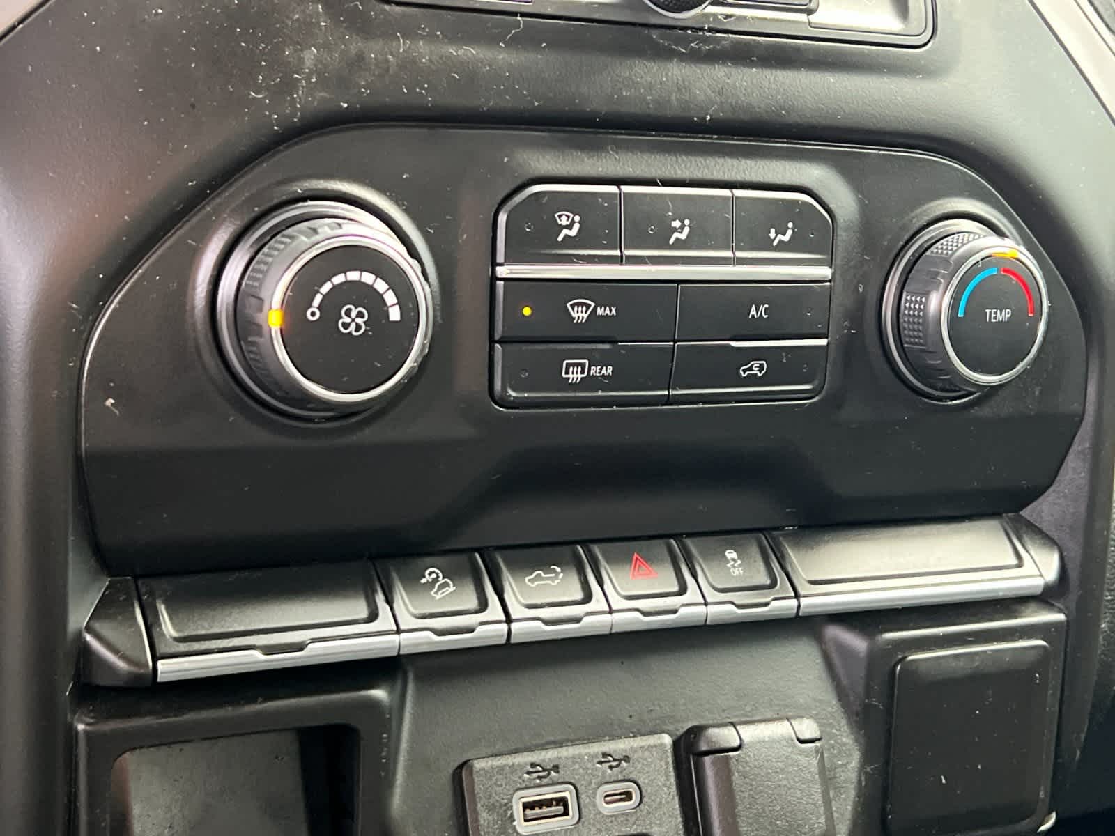 Thumbnail: 2020 Chevrolet Silverado 1500 - 17