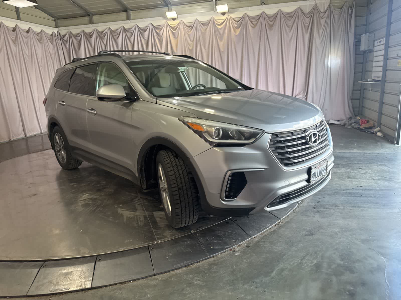2018 Hyundai Santa Fe SE photo 2
