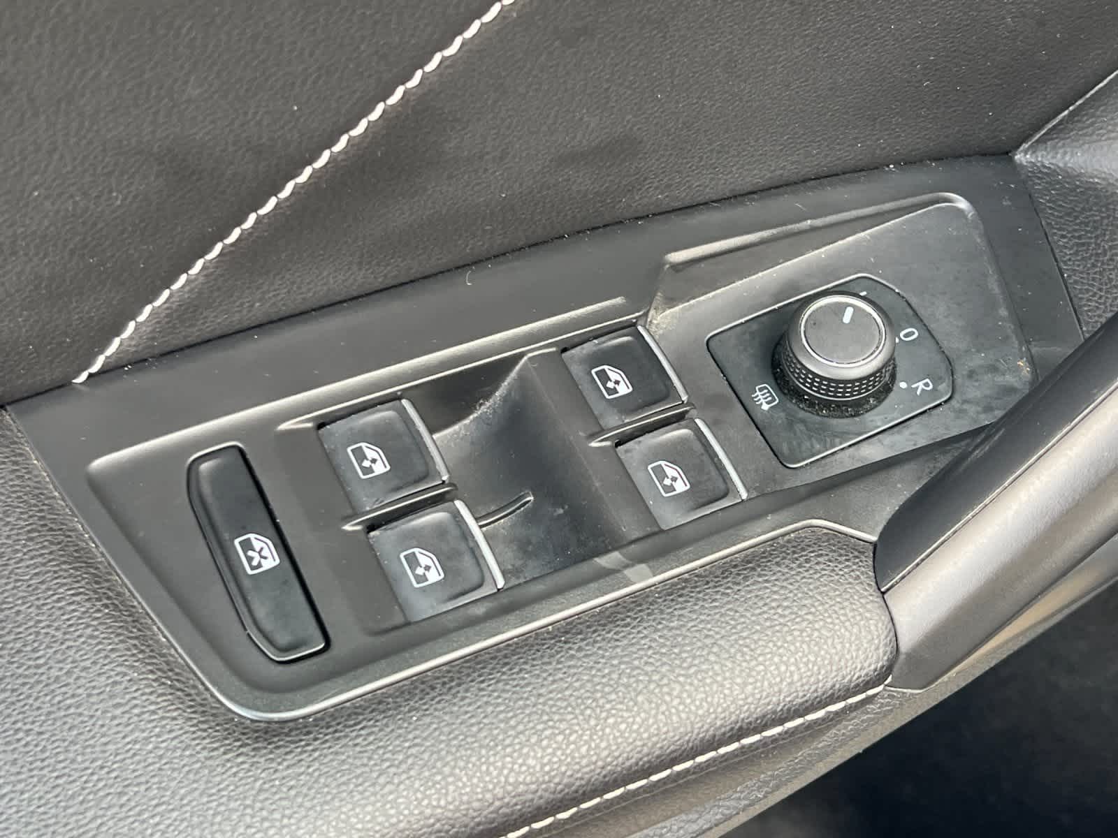 Thumbnail: 2024 Volkswagen Tiguan - 14