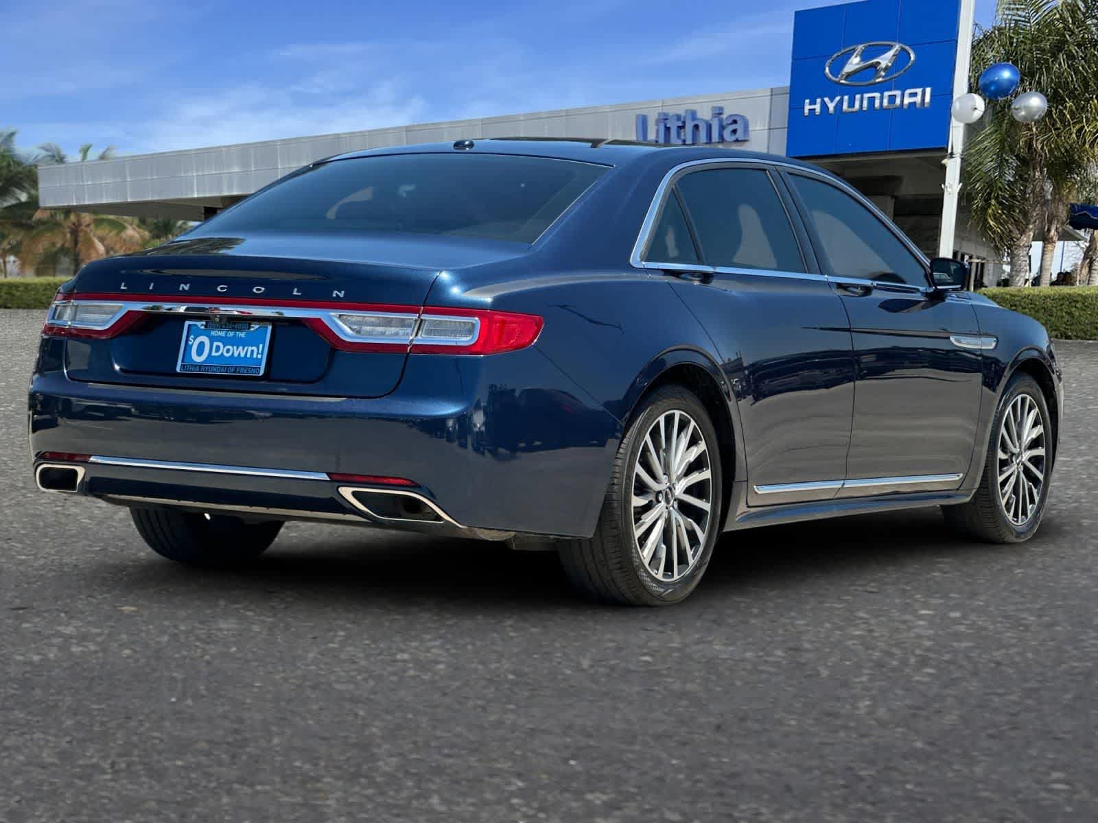 Thumbnail: 2017 Lincoln Continental - 3