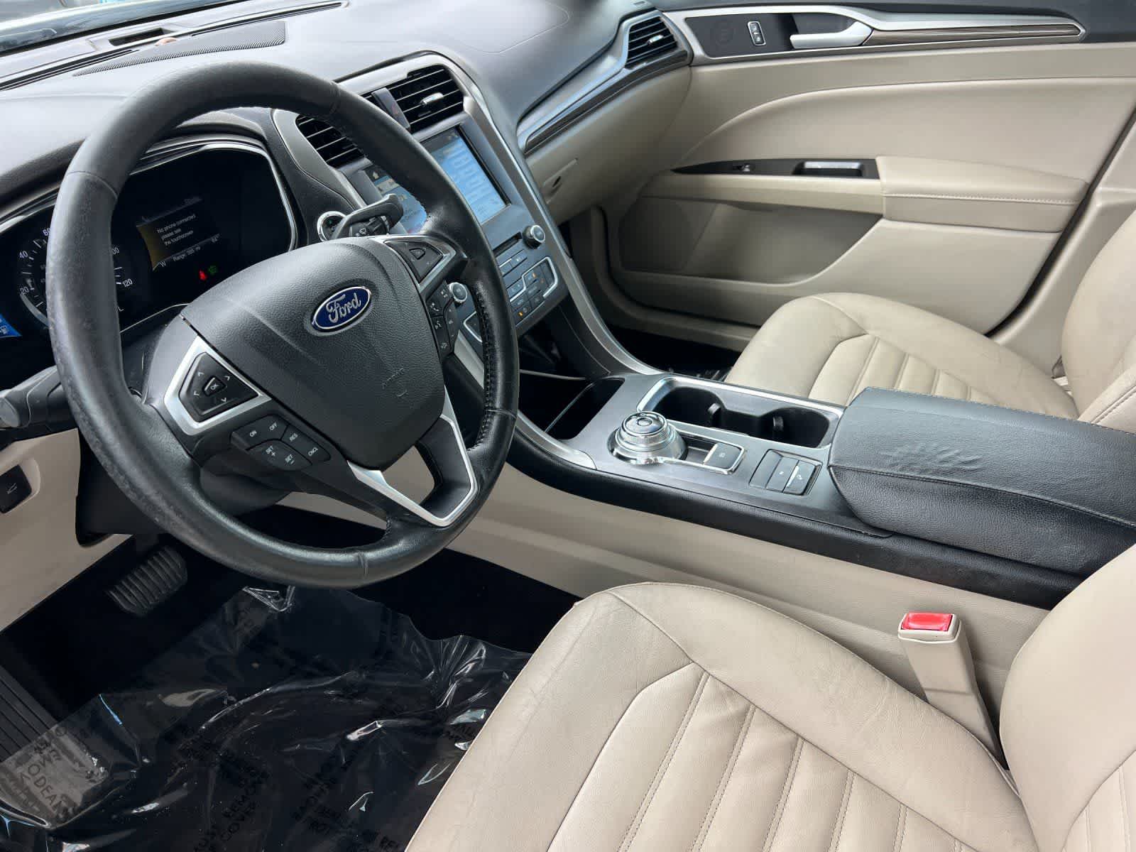 Thumbnail: 2017 Ford Fusion - 12