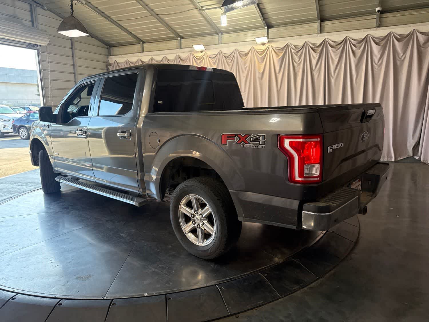 2016 Ford F-150 photo 4