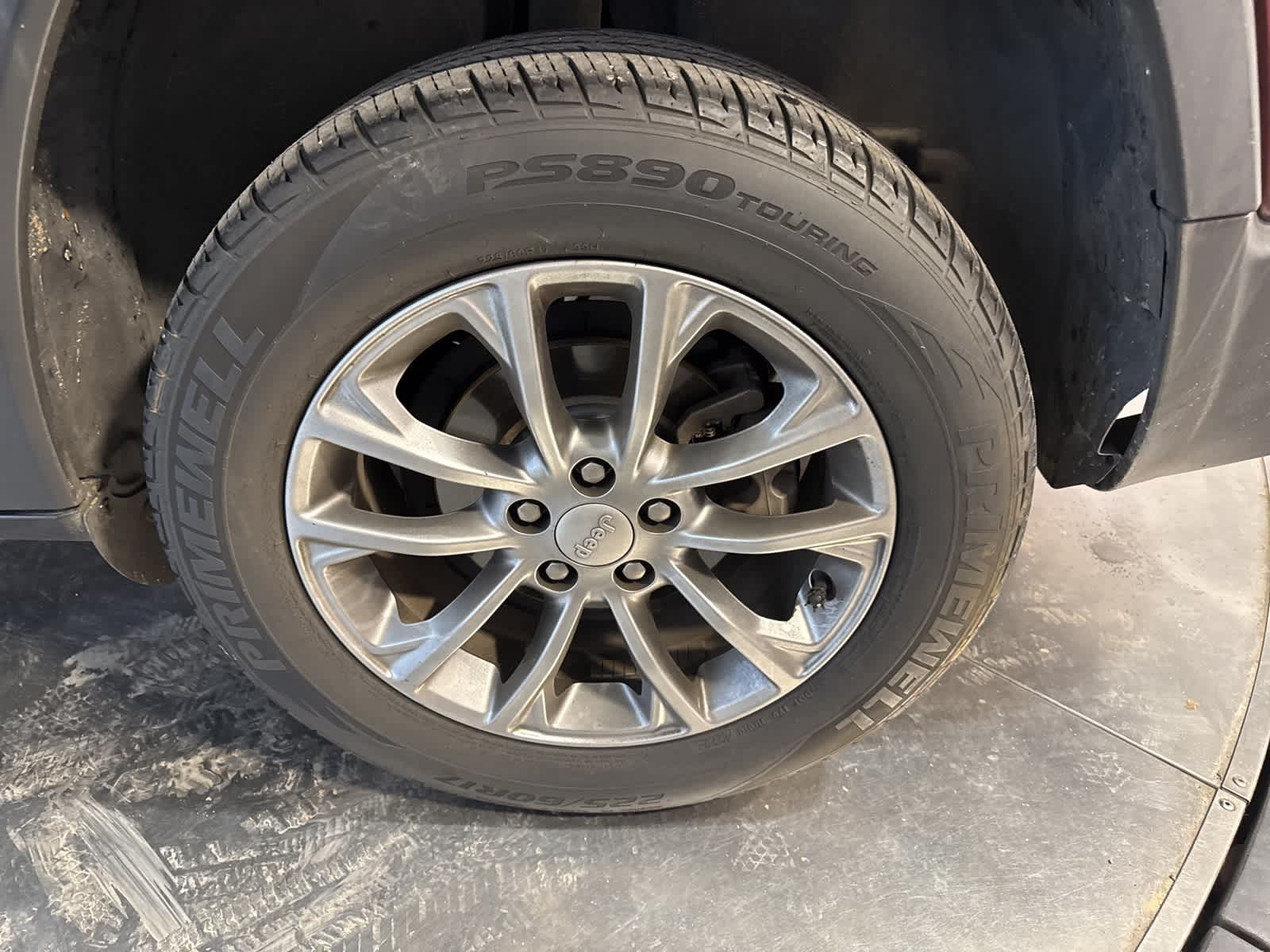 Thumbnail: 2019 Jeep Cherokee - 10