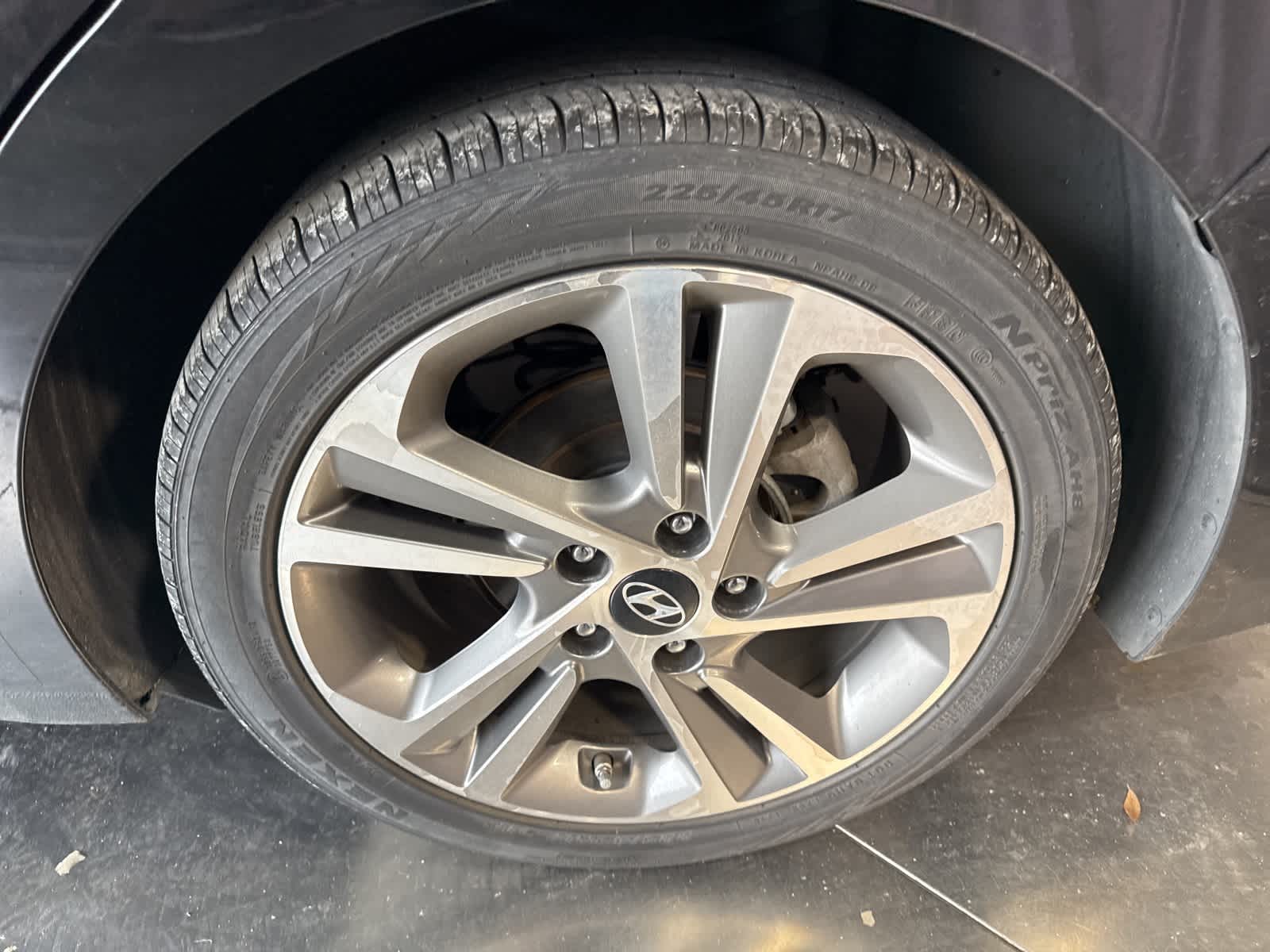 Thumbnail: 2017 Hyundai Elantra - 11