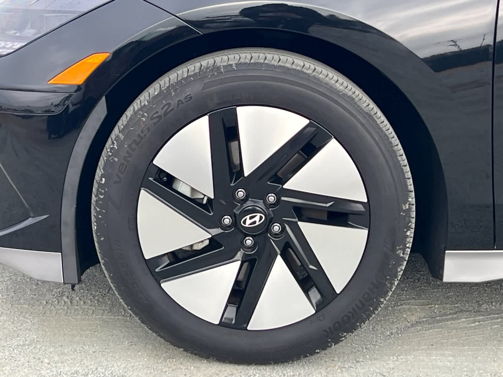 Thumbnail: 2024 Hyundai Ioniq 6 - 25