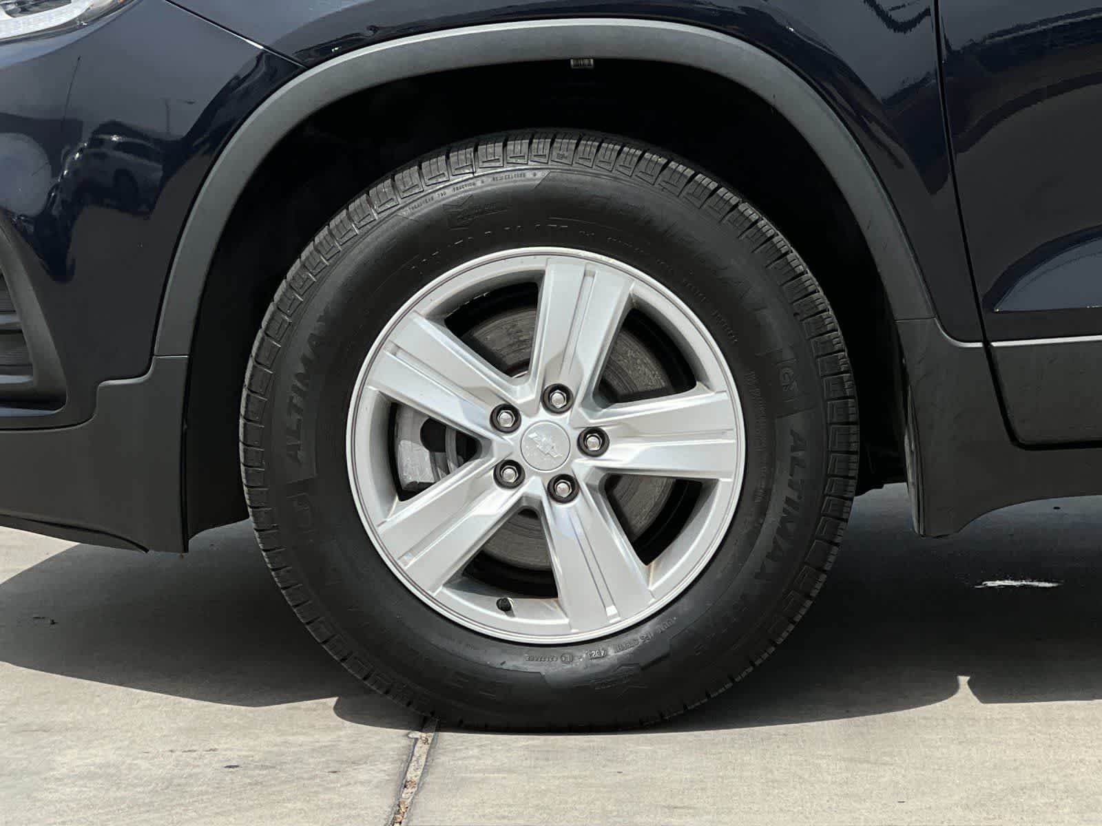 Thumbnail: 2021 Chevrolet Trax - 26