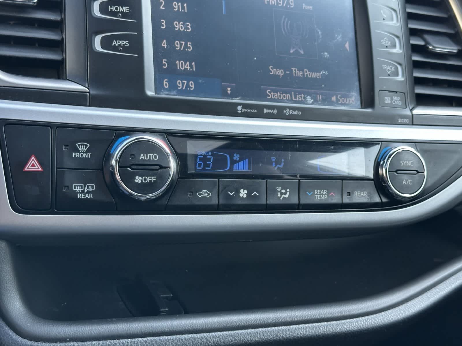 Thumbnail: 2019 Toyota Highlander - 22