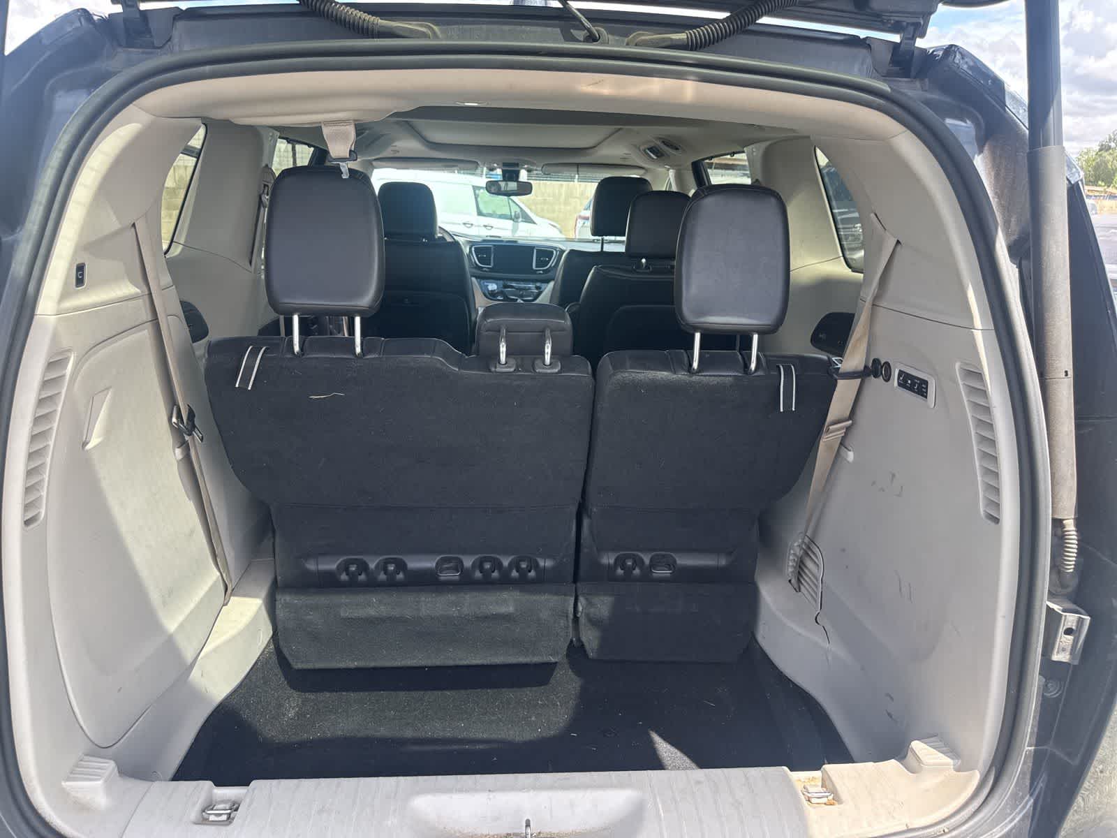 Thumbnail: 2020 Chrysler Pacifica - 16