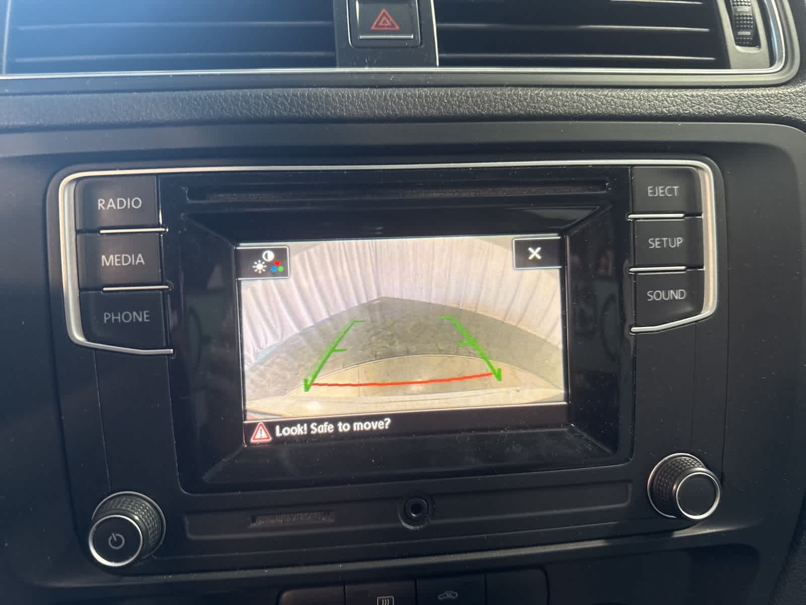 Thumbnail: 2017 Volkswagen Jetta - 21