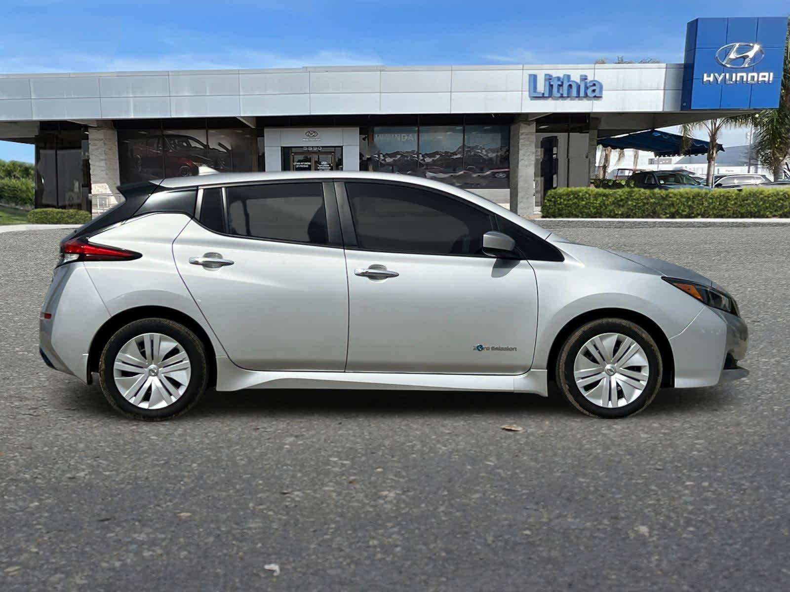 Thumbnail: 2018 Nissan Leaf - 8