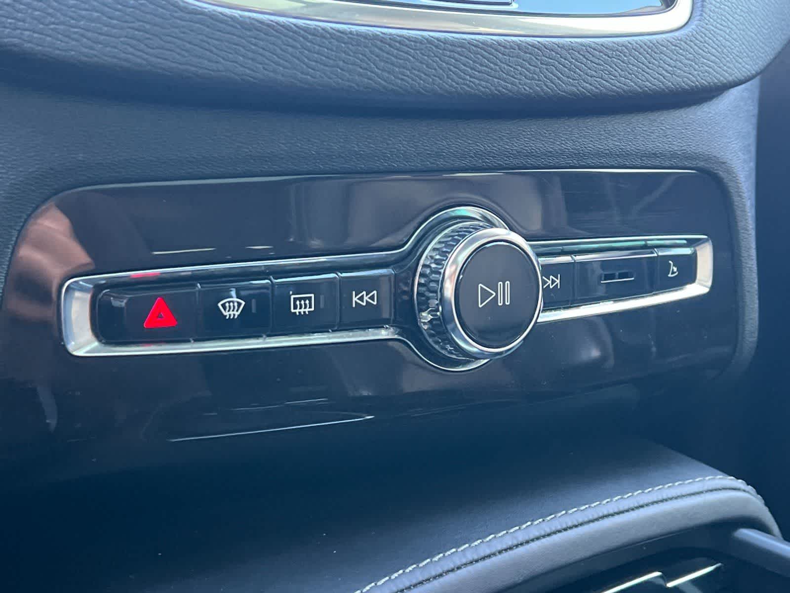 Thumbnail: 2017 Volvo XC90 - 23