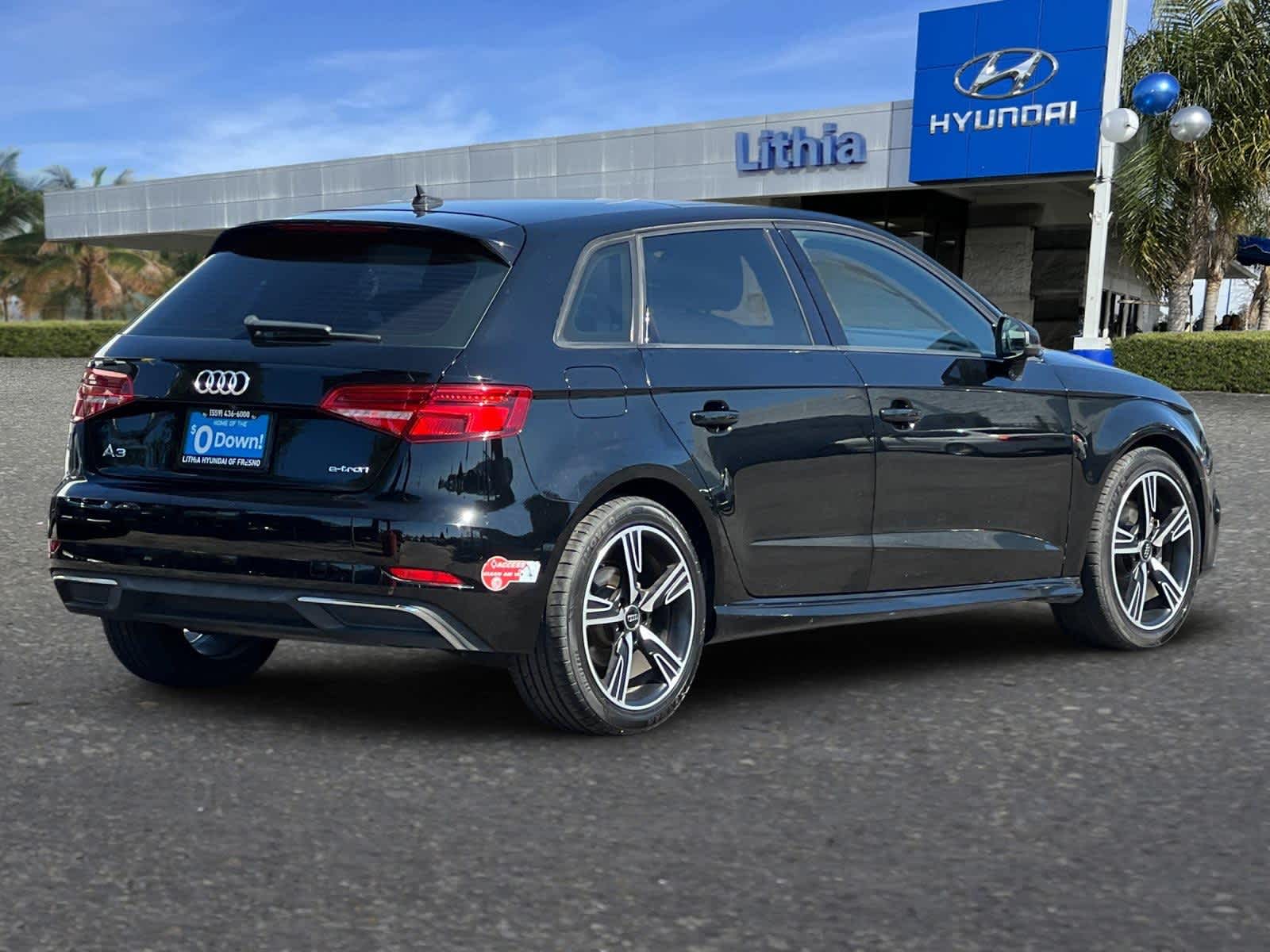Thumbnail: 2017 Audi A3 e-tron - 2