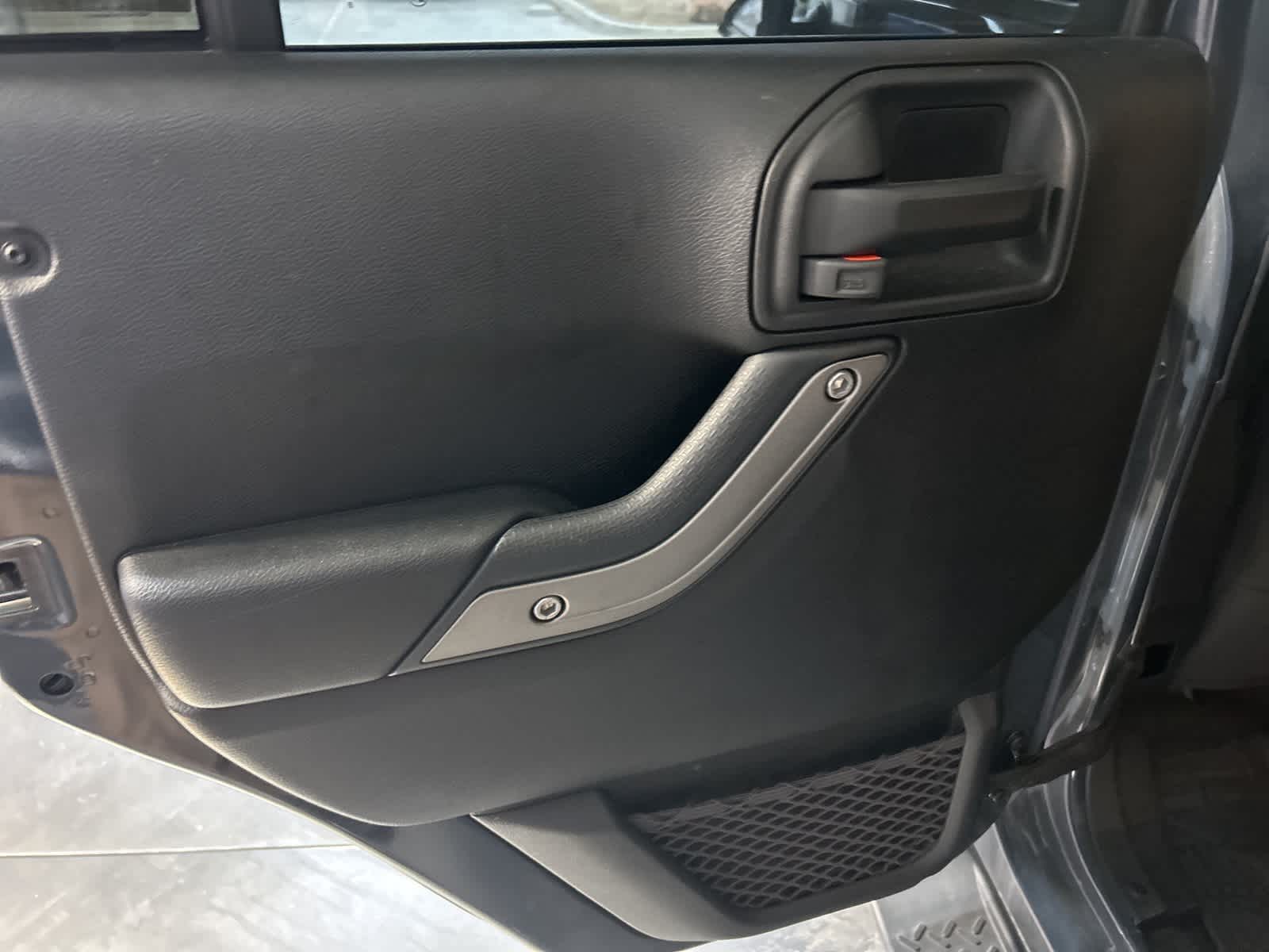 Thumbnail: 2016 Jeep Wrangler - 18