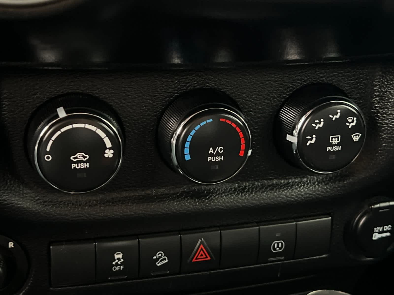 Thumbnail: 2013 Jeep Wrangler - 19