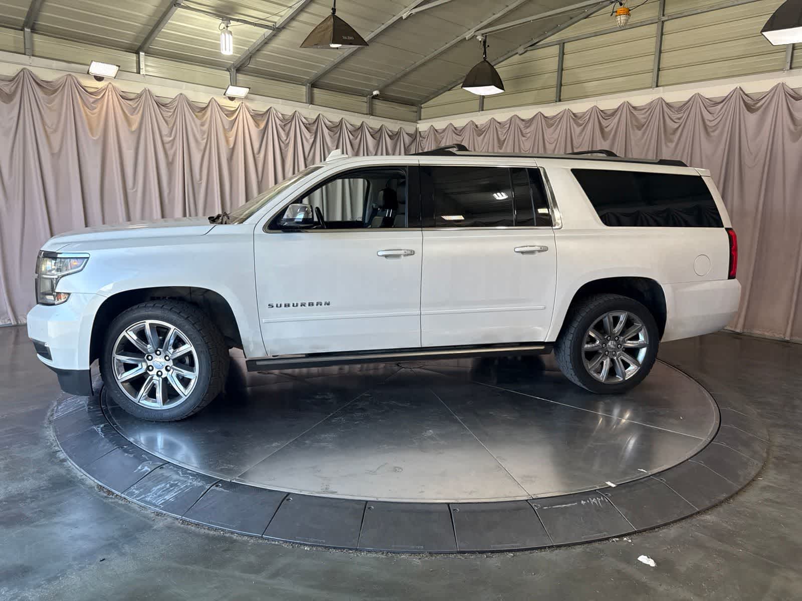 Thumbnail: 2019 Chevrolet Suburban - 6