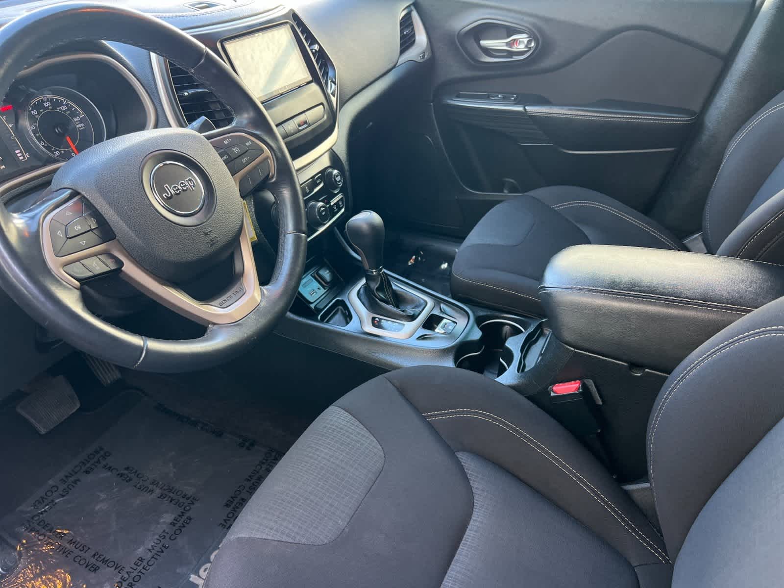 Thumbnail: 2016 Jeep Cherokee - 11