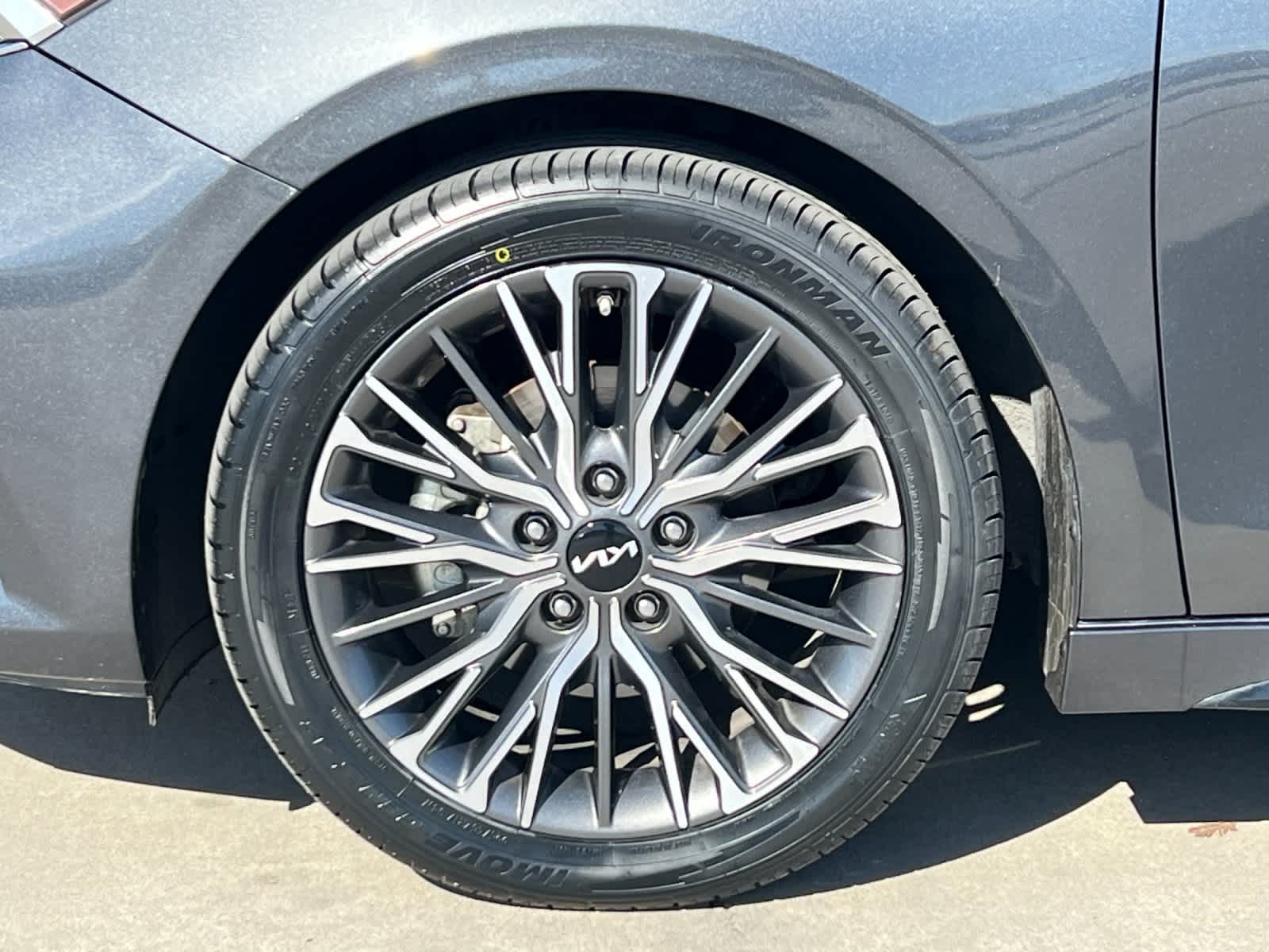 Thumbnail: 2022 Kia Forte - 26