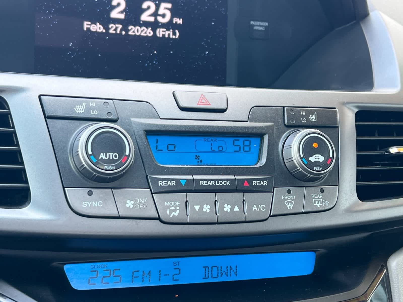 Thumbnail: 2012 Honda Odyssey - 24