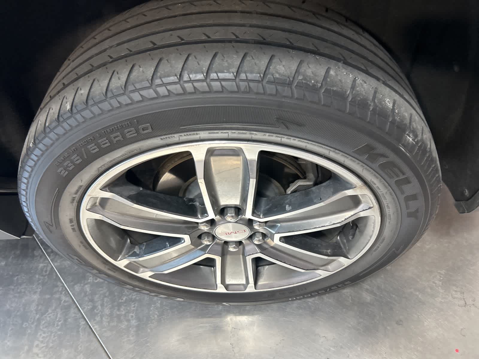 Thumbnail: 2018 GMC Acadia - 16