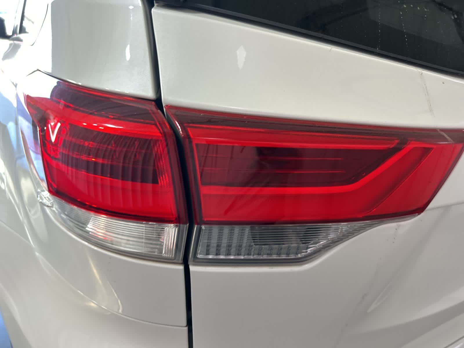 Thumbnail: 2019 Toyota Highlander - 13