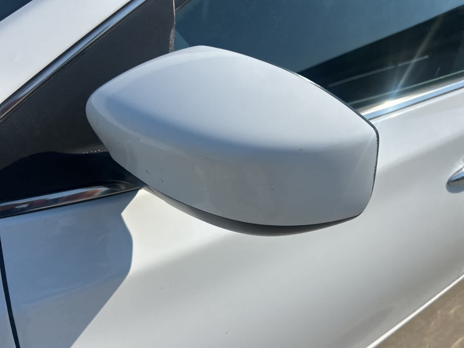 Thumbnail: 2015 Nissan Sentra - 16