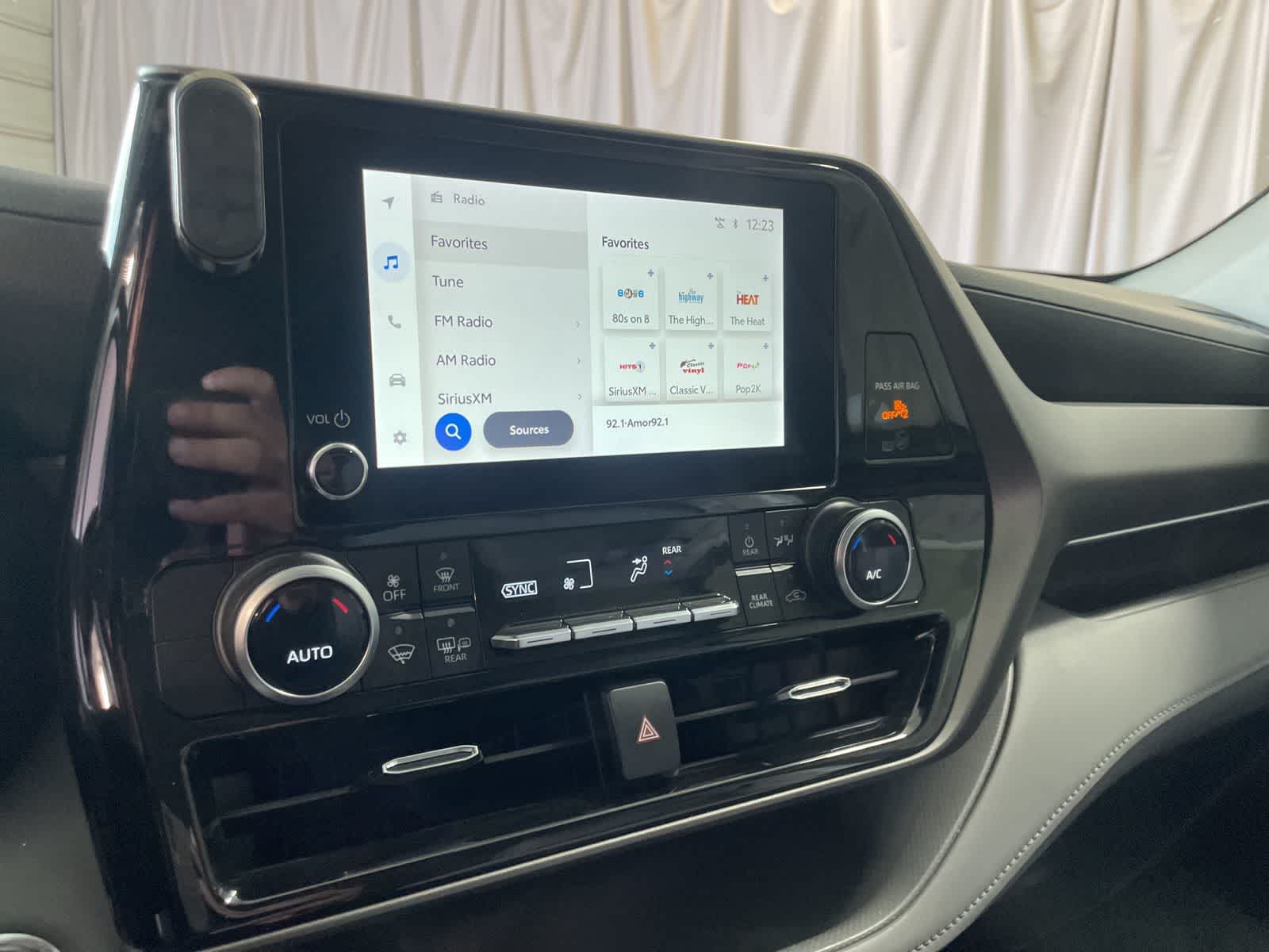 Thumbnail: 2023 Toyota Highlander - 23