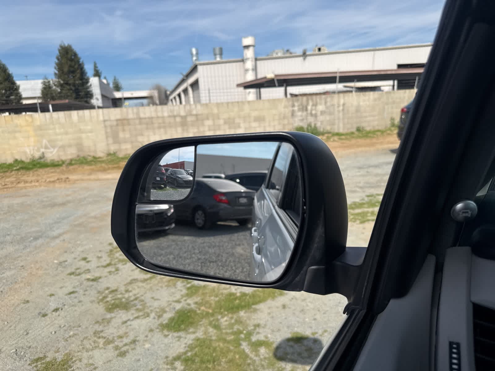 Thumbnail: 2017 Toyota Sienna - 19