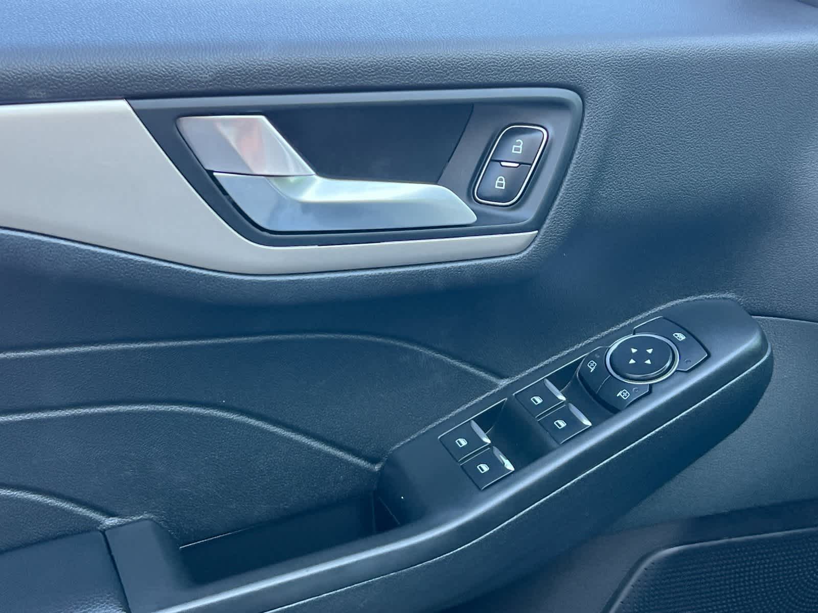 Thumbnail: 2021 Ford Escape - 12