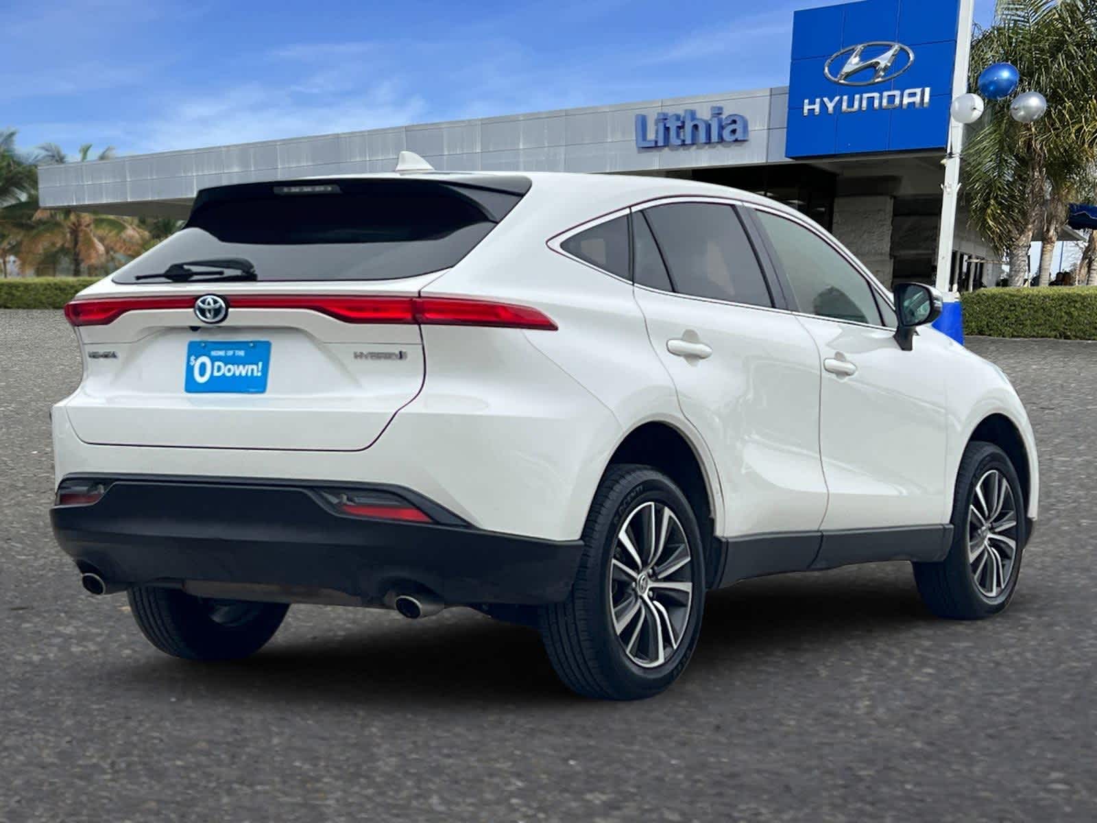 Thumbnail: 2022 Toyota Venza - 3